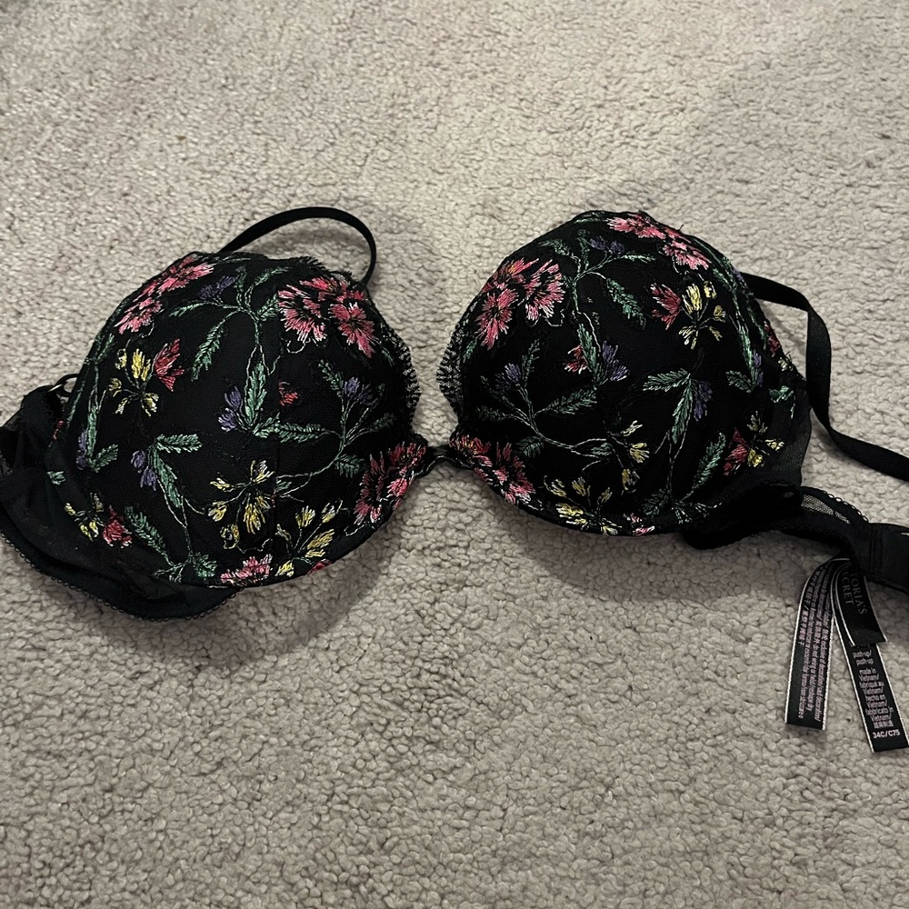 NWOT tags VS sexy push up